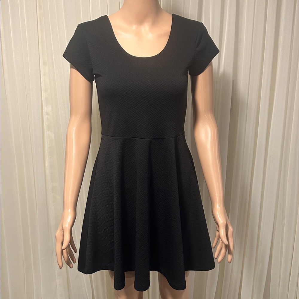 Derek women short sleeve black dress